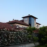Hotel Elysium Raya 4*