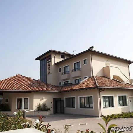 Hotel Elysium Raya