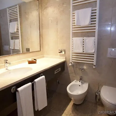 Elysium Raya Hotel 4*