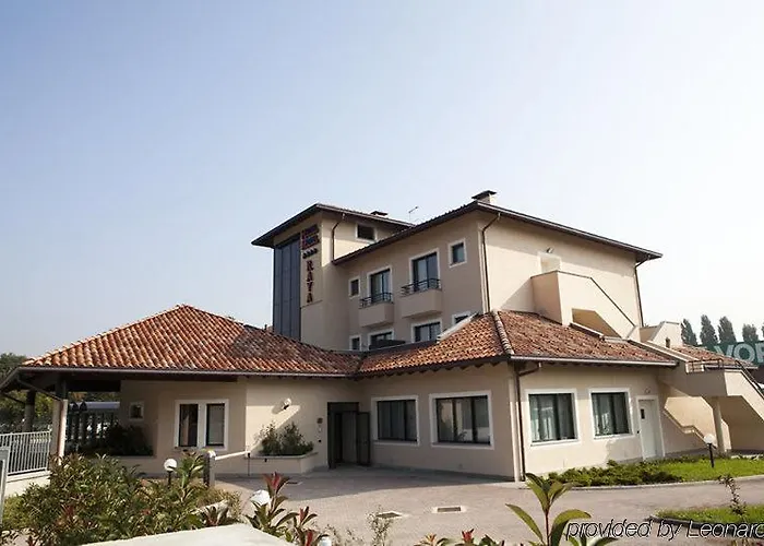Hotel Elysium Raya
