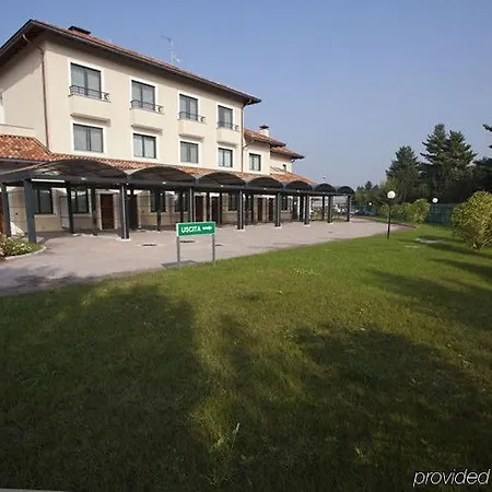 Elysium Raya Hotel 4*