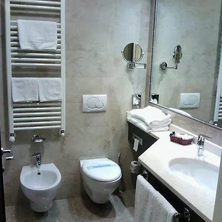 Hotel Elysium Raya Mediglia