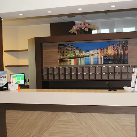 Elysium Raya Hotel 4*